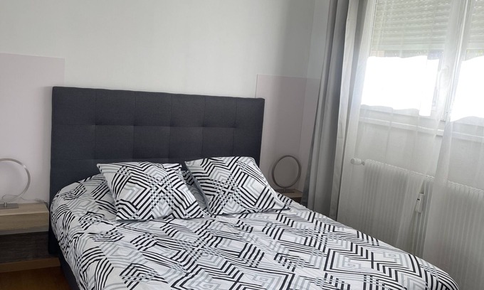 Villeparisis Apartment | 5 minutes from the station. Located between Paris, Disneyland & Asterix