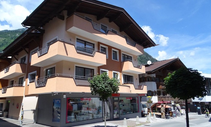 Mayrhofen Apartment | 5-room apartment centrally located in Mayrhofen's pedestrian zone, only 50 m to the gondola!