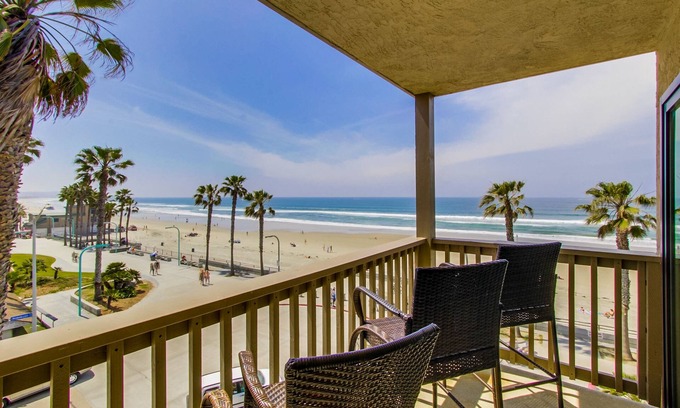 Pacific Beach Condo | 5 - STAR -⭐- LUXURY OCEAN FRONT CONDO - JACUZZI - FAMILY FRIENDLY - SLEEPS 6