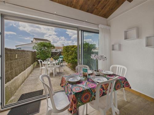 Longeville-sur-Mer Apartment | 50m de la plage - Appartement pour 5 - Terrasse