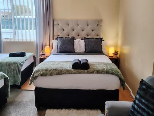 Newton Park Villa | 54 on 7th Newton Park