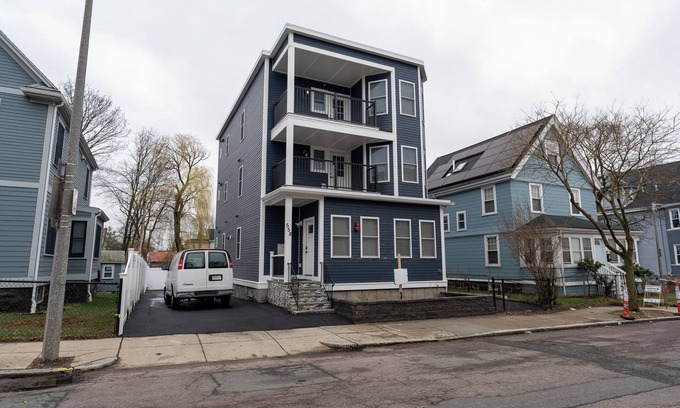 Codman Square Apartment | 558/2 - 3BR Boston - Modern Nest near Franklin Park