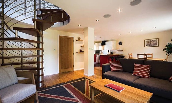 Didcot House | 6 Ashbrook Mews 6 As