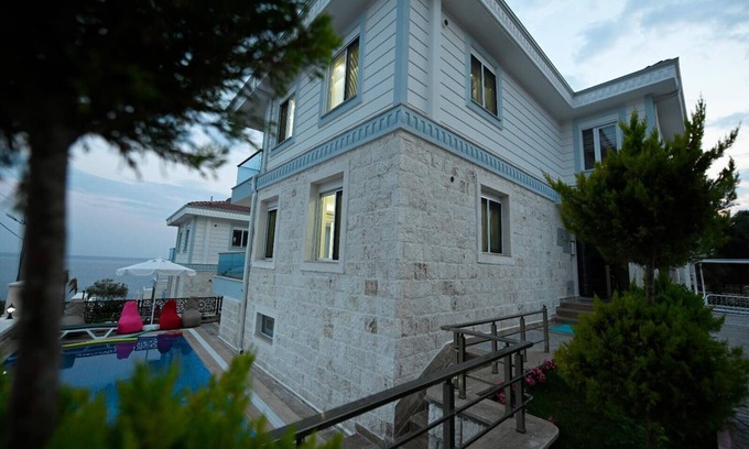 Demre Villa | 6-bedroom villa in peaceful Antalya with WiFi, AC. Enjoy your stay