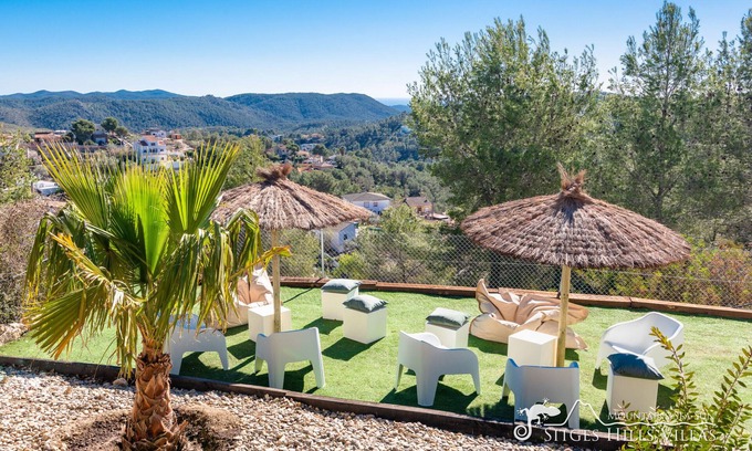 Olivella Villa | 6 Bedroom Villa with Wonderful Panoramic Views