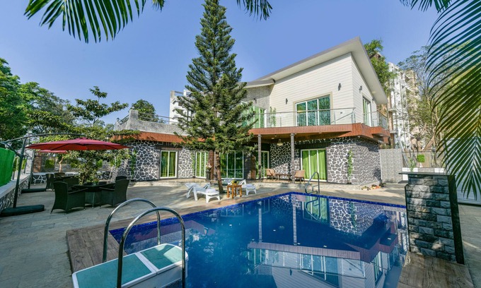 Wadgaon Villa | 6 BHK Luxury Private Pool Villa