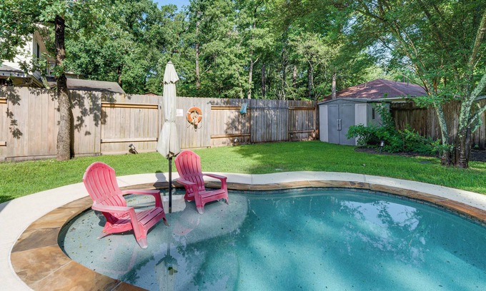 College Park House | 6 Mi to Northshore Park: Family Home w/Pool!