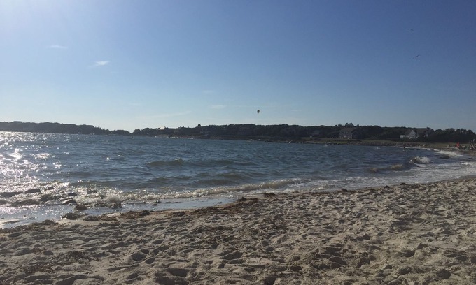 Silver Beach House | 6 Minute Walk To Private Association Beach ! Renovated Like New Home Sleeps 12