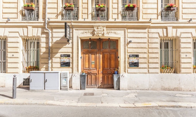 Prefecture Apartment | 6 -Morgiret