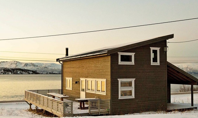 Lyngen House | 6 person holiday home in Nord-Lenangen