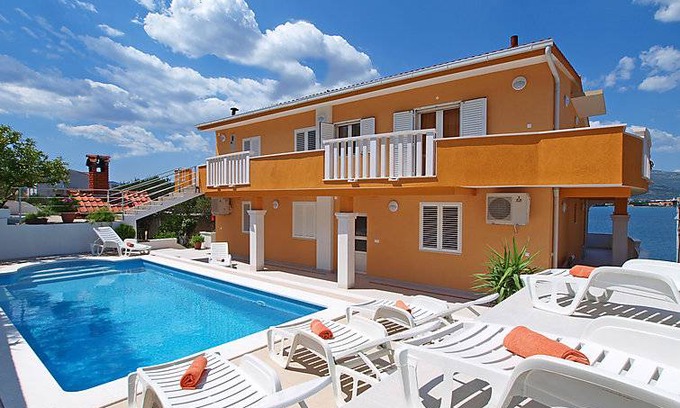 Arbanija Apartment | 60 m² Apartment ∙ 2 bedrooms ∙ 4 guests