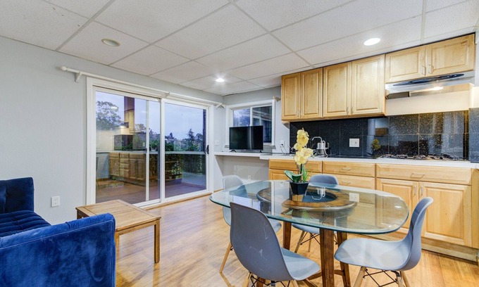 Country Club House | 6BD/4BA Hilltop Home w/Hot Tub, Billiards, BBQ and Views!