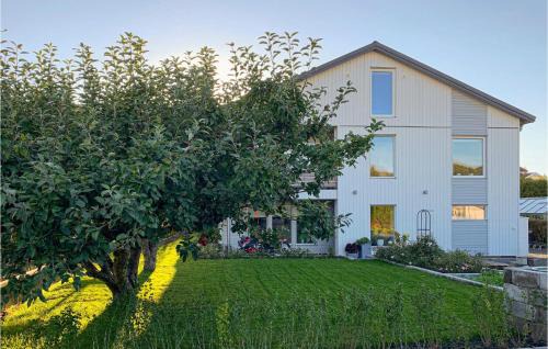 Bohus-Bjorko House | 7 Bedroom Gorgeous Home In Bohus-Björkö