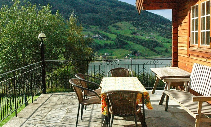 Olden House | 7 person holiday home in olden