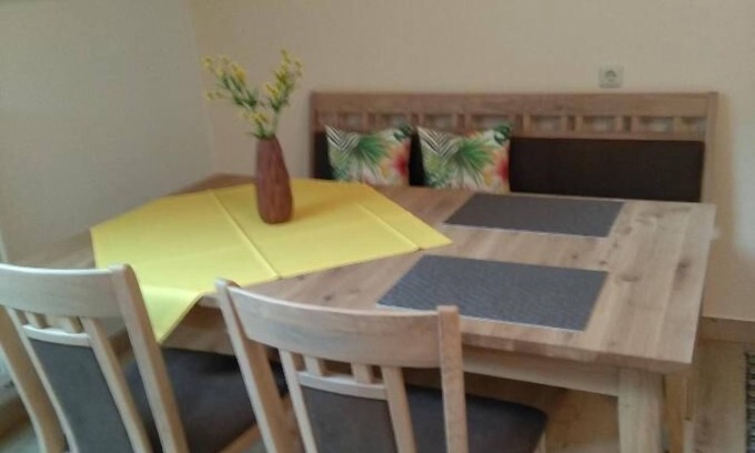 Wiesenfelden Apartment | 70m2-Feriendomizil mit Balkon & Brötchenservice