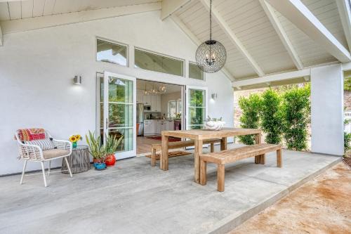 Solana Beach House | 727 Sonrisa St home