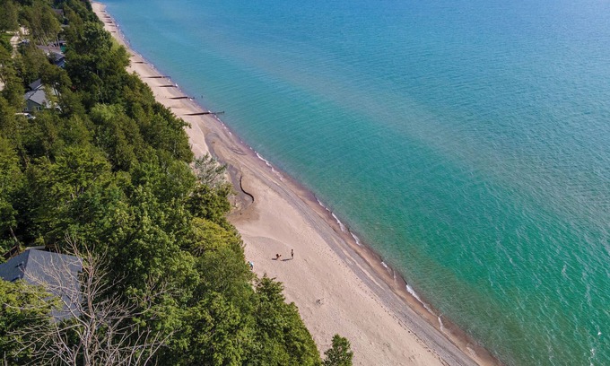 Ashfield-Colborne-Wawanosh Cottage | 8 bedroom Shamrock Beach Cottage