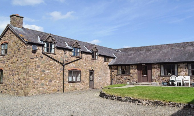 Craven Arms Cottage | 8 bedroom accommodation in Craven Arms