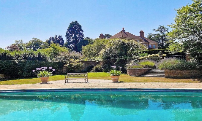 Balcombe Cottage | 8 bedroom accommodation in Balcombe