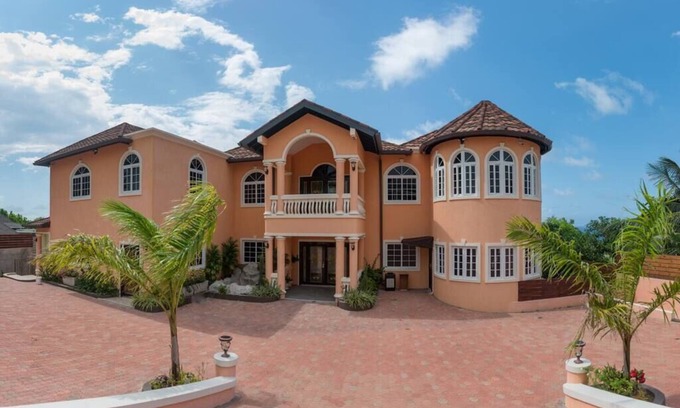 IronShore Estates Villa | 9 Bedroom Luxury Villa-Montego Bay Jamaica with Pool & Staff