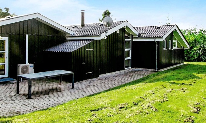 Ertebølle House | 9 person holiday home in Farsø