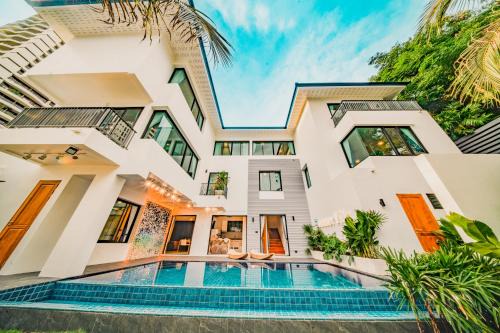 Khlong Tan Nuea Villa | 944summer villa曼谷中心Asok&Tong Lor800海天别墅