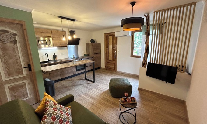 Monacia-d'Aullene Apartment | A 10 mn des Plages, Appartement Refait à Neuf au Cœur D'un Village Authentique