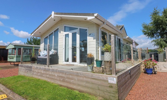 Welton Cottage | A AND C LODGE-PLOT 21, pet friendly, with hot tub in Armathwaite