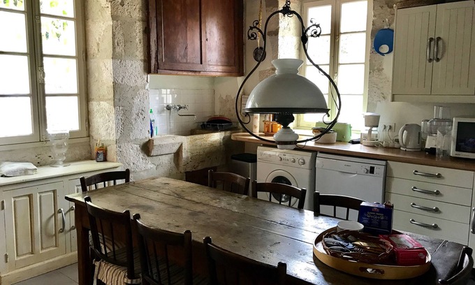 Jegun House | A beautifully restored Manoir in Gascony - Sleeps 12