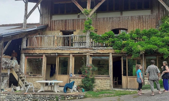 Lescure House | A bucolic getaway in a large detached house with activity room