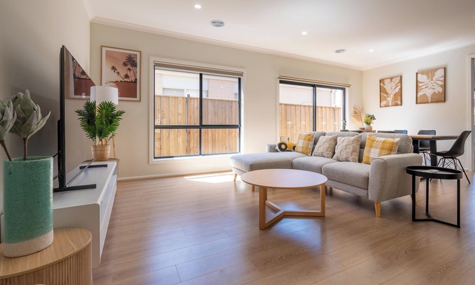 Clyde House | A Cosy 5Beds house in the Clyde