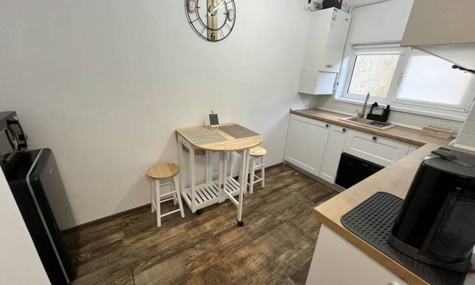 Sfantu Gheorghe Apartment | A cozy apartment close to the city centre. Ideal for couples.