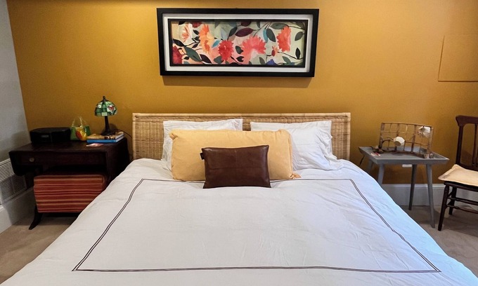 Cardozo Apartment | A Cozy-kept Secret Studio Located In The Heart Of 14/u St/logan Corridors