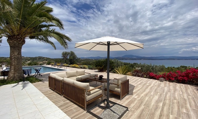Agios Emilianos Villa | A haven of relaxation with a breath taking view, only a 5' walk to the beach