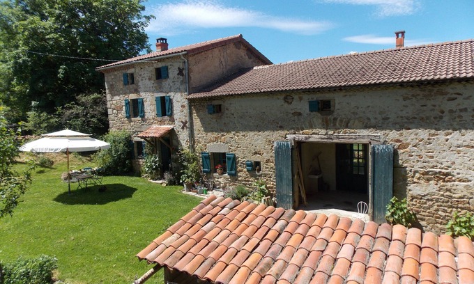 Auzelles Bed & Breakfast | A heavenly place in the midst of nature, peace and quiet