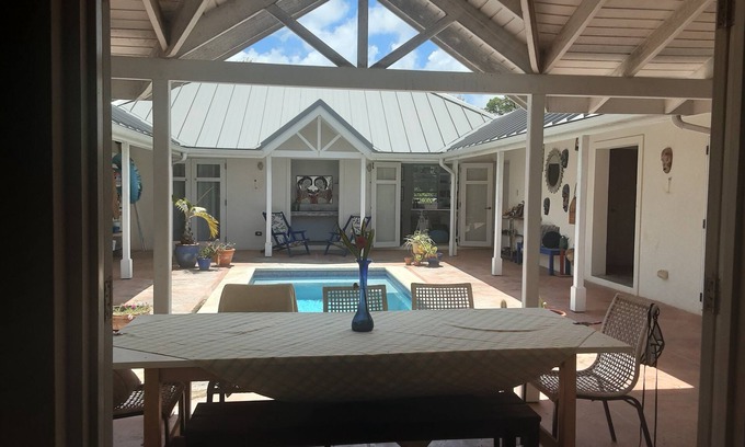 Hopefield Bed & Breakfast | A Hidden Bed & breakfast with live-in host Private, Peaceful with Plunge pool.