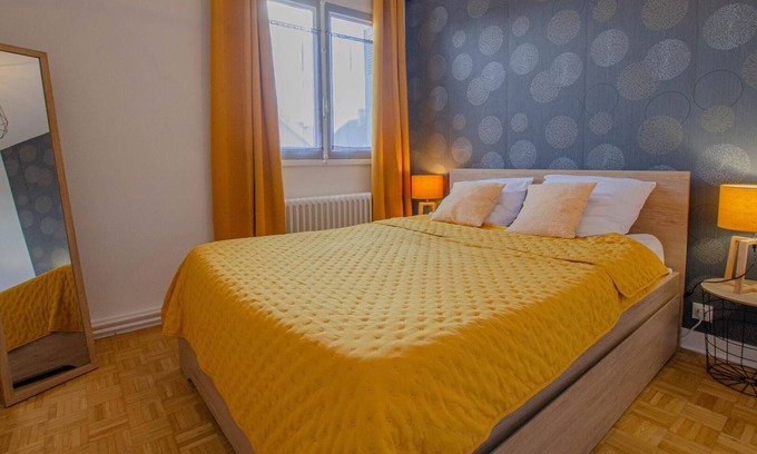 Saint-Andre-les-Vergers Apartment | A la Tulipe Dorée - SAINT ANDRE LES VERGERS