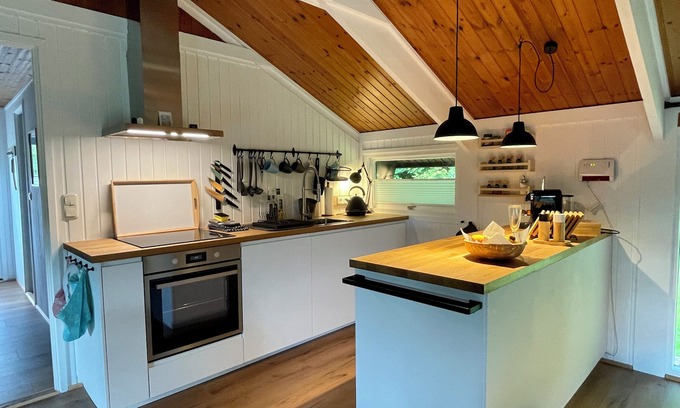 Rott House | A little time out: fireplace - cooking - peace and quiet - laundry set, wood, electricity incl.