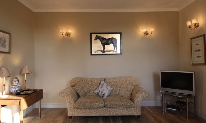 Breedon on the Hill Cottage | A pet-friendly/family mews cottage in the centre of the village yet very private