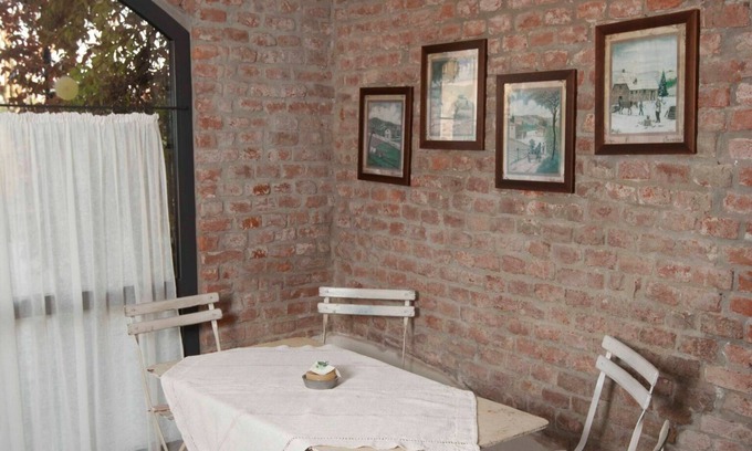 Stagno Lombardo Apartment | a refuge for body and soul