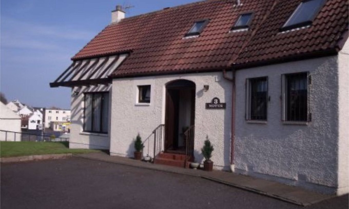 Lower Largo Cottage | A stunning 3 bedroomed house with a commanding view over the harbour of Lower Largo