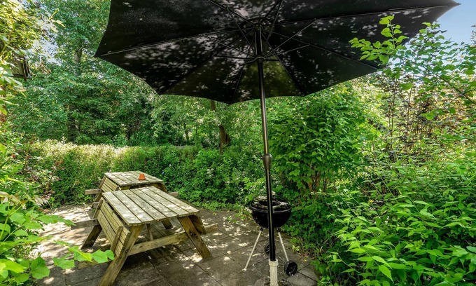 Ballum House | A very spacious vacation home on two floors with room for 11 guests in 5 bedrooms.