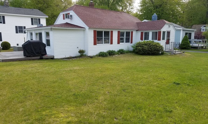 Durhamville House | A Waterfront Treasure