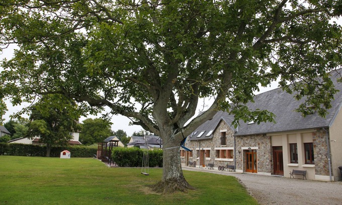 Sainteny Cottage | A wonderful vacation home from home - and a great garden for all the family