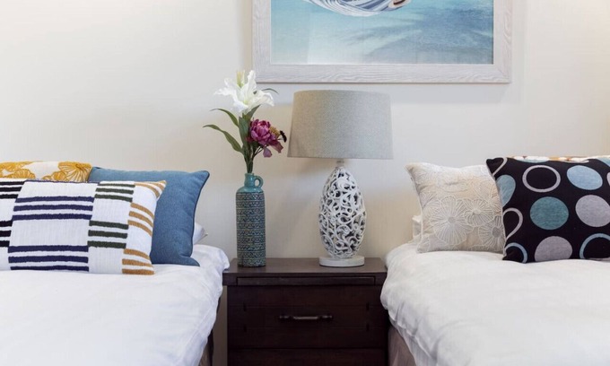 Connolly Apartment | A4 - Deluxe 1 bedroom, 1 bathroom apartment