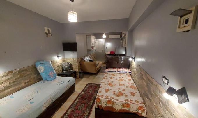 Al-Khalifa Apartment | Aatun Studio in makatam mountain