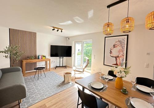 Ehningen Apartment | AB2 Luxuriöse EG-Wohnung mit Gartenblick & Garage - 3 Min zur S-Bahn - Nähe Messe Stuttgart, Daimler & IBM - Ideal für Familien & Geschäftsreisende