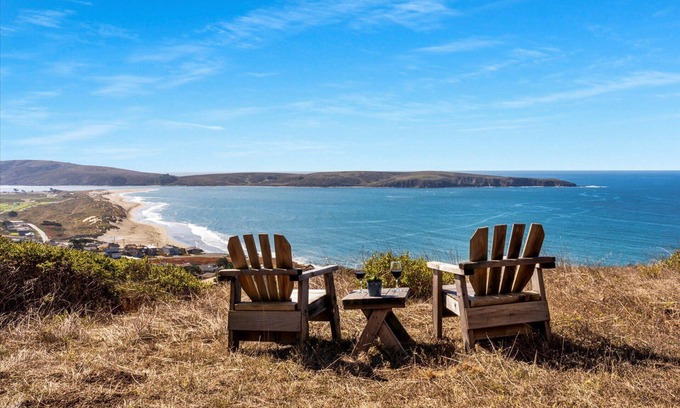 Dillon Beach House | AbaloneAlcove~Beautiful Beach Home w/Big Views/HotTub/WiFi/Pup/Pool Tbl