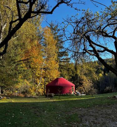 Edelschrott Other | Abgeschiedene Jurte am Berg