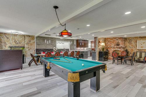 Galveston House | about 2 Blocks to Beach Galveston Group Getaway!